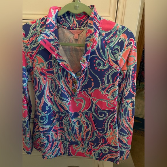 Lilly Pulitzer Tops - Colorful Women's Popover.  Worn maybe once.